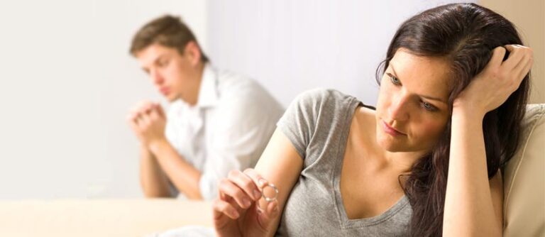 Çiftlerin Karşılaştığı 25 Yaygın Evlilik Sorunu ve Çözümleri