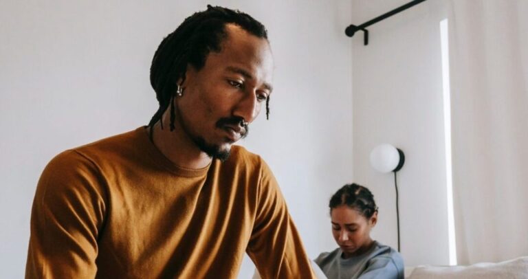 Geçici Ayrılığın 17 Olumlu İşareti ve Bununla Nasıl Başa Çıkılır 4 Geçici Ayrılığın 17 Olumlu İşareti ve Bununla Nasıl Başa Çıkılır